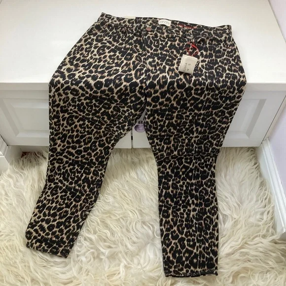 ALICE + OLIVIA High-Rise Straight Leg Jeans - Picture 3 of 11